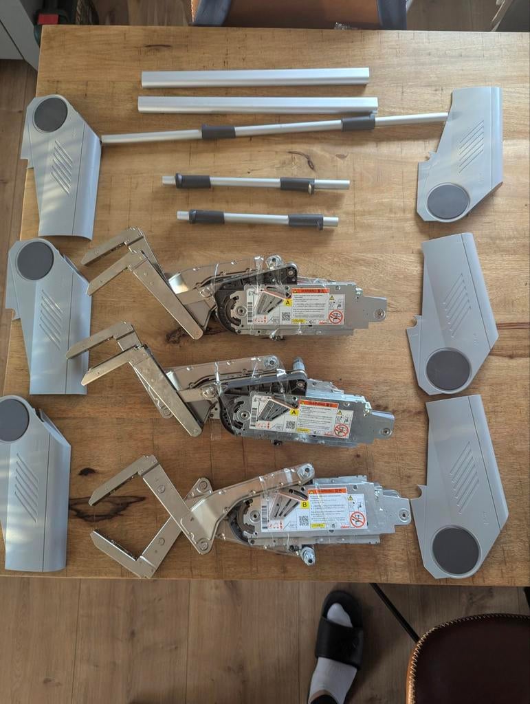 Blum Aventos HS scharnieren 2 set type A en 1 set type B, Ophalen of Verzenden, Zo goed als nieuw