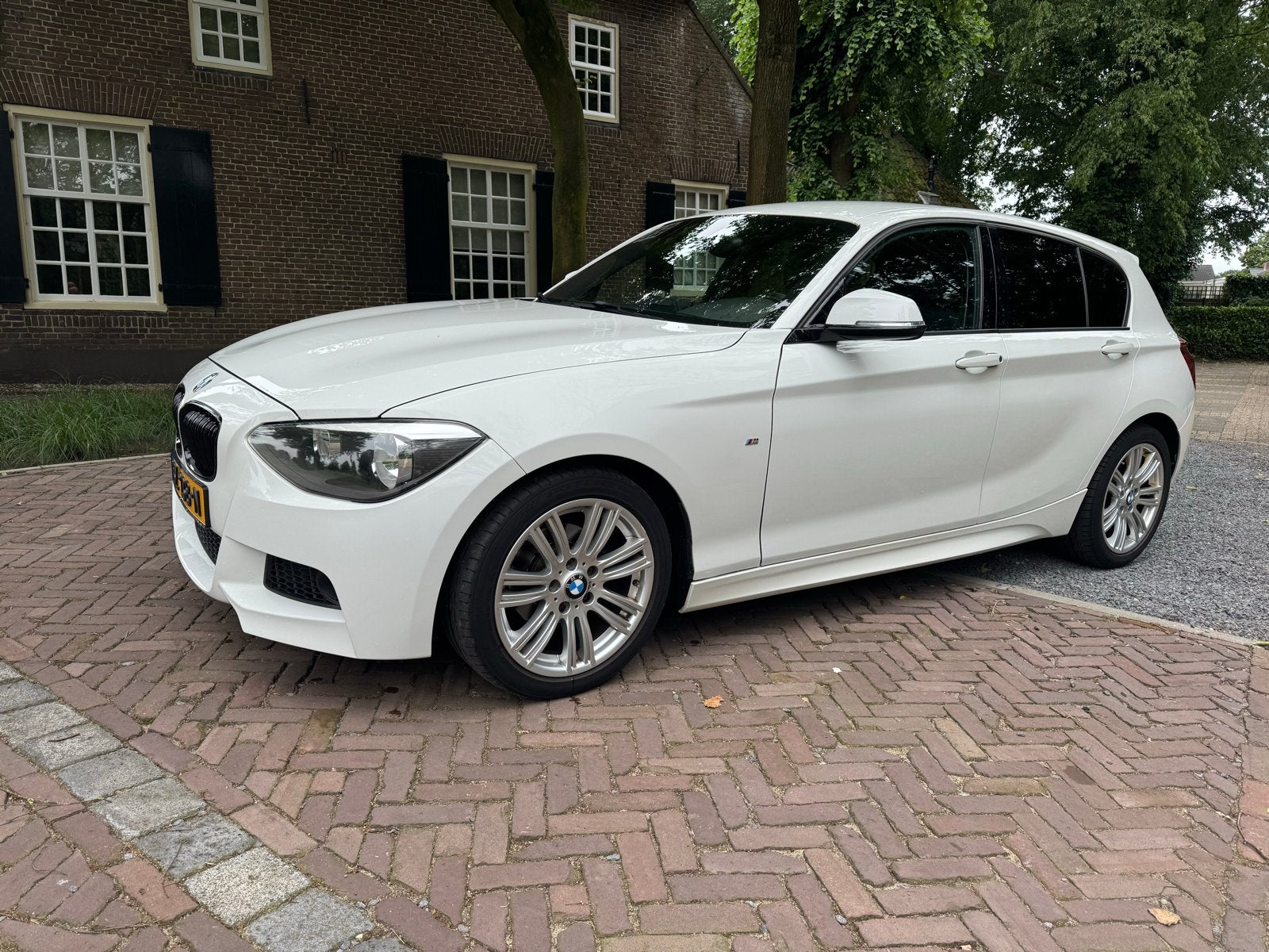 BMW 1-Serie 116I 100KW 5DR 2014 Wit, Auto's, BMW, 1-Serie, 4 cilinders, Wit, 1200 kg