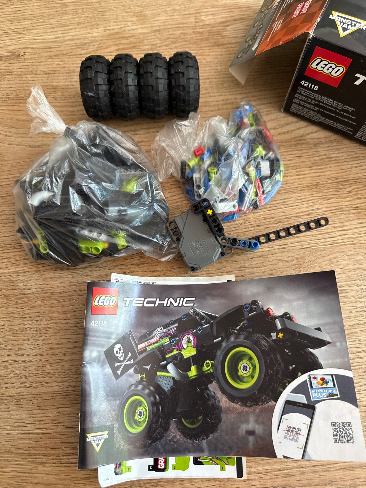 Lego Technic 42118 Monster Jam Grave Digger, Ophalen, Lego, Zo goed als nieuw, Complete set