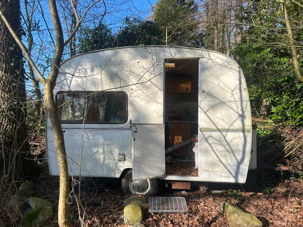 Oude kip caravan, voor renovatie of onderstel?, Ophalen, Gebruikt
