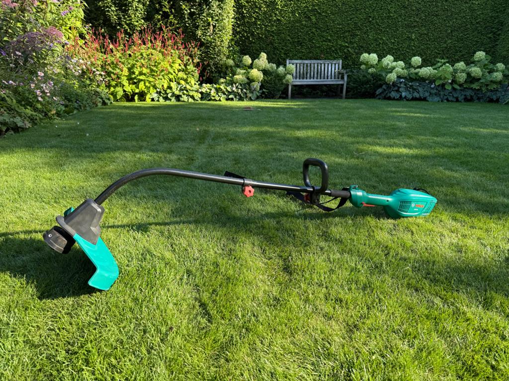 Bosch Elektrische Grastrimmer / bosmaaier, Ophalen, Gebruikt, 30 tot 50 cm, Elektrisch