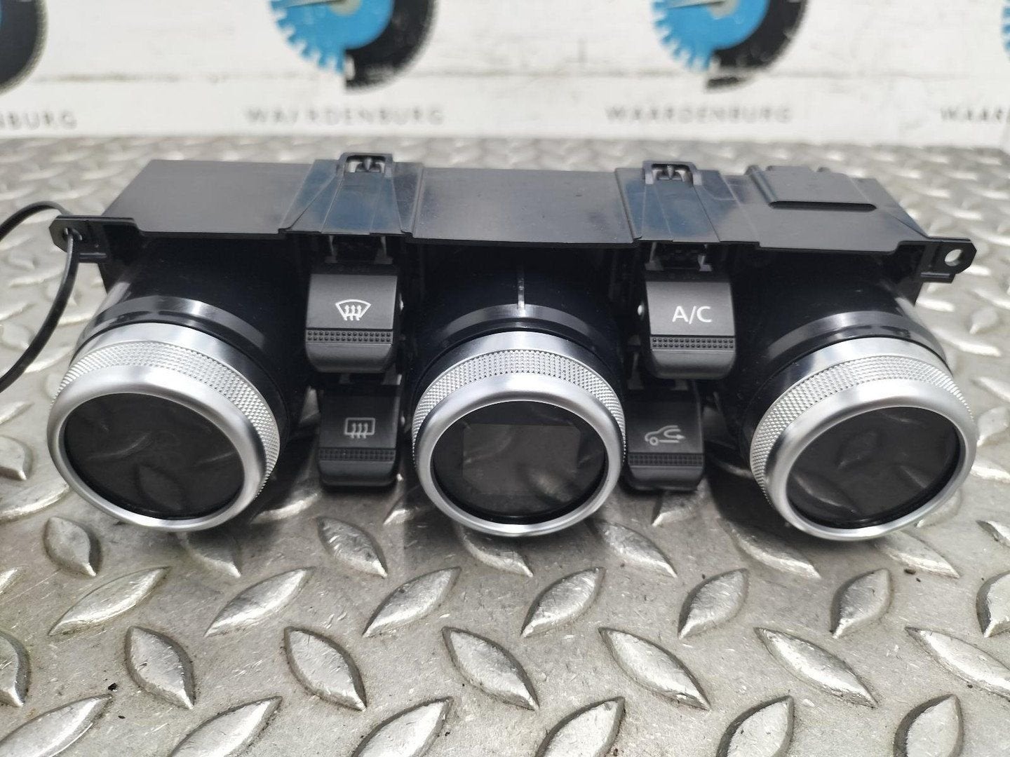 DACIA DUSTER KACHEL BEDIENINGSPANEEL 275101730R 2018, Ophalen of Verzenden, Gebruikt, ARN erkend