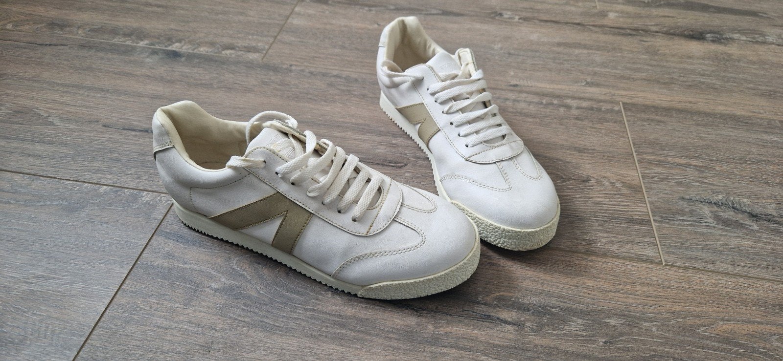 W Wear Schoenen, Ophalen of Verzenden, Gedragen, Sneakers of Gympen