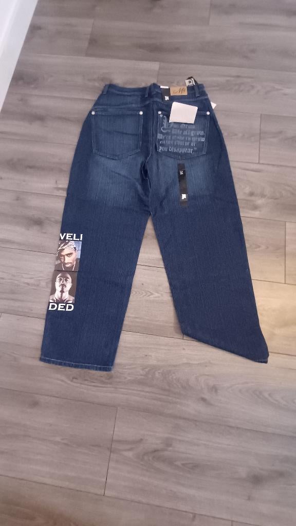Unieke jeans met 2Pac-print – NIEUW met kaartjes – Maat 36, Kleding | Heren, Ophalen of Verzenden, Nieuw, Blauw, Overige jeansmaten