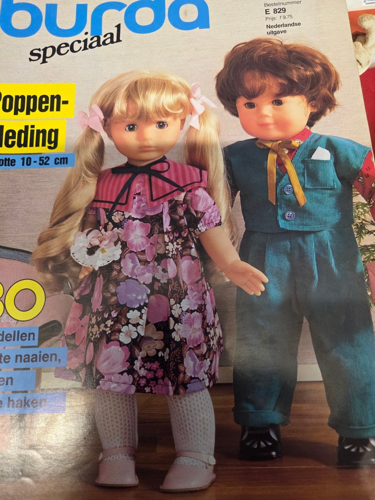 Zolderopruiming burda poppenkleertjes uit 1985, Hobby en Vrije tijd, Breien en Haken, Ophalen of Verzenden, Gebruikt, Breien, Patroon of Boek
