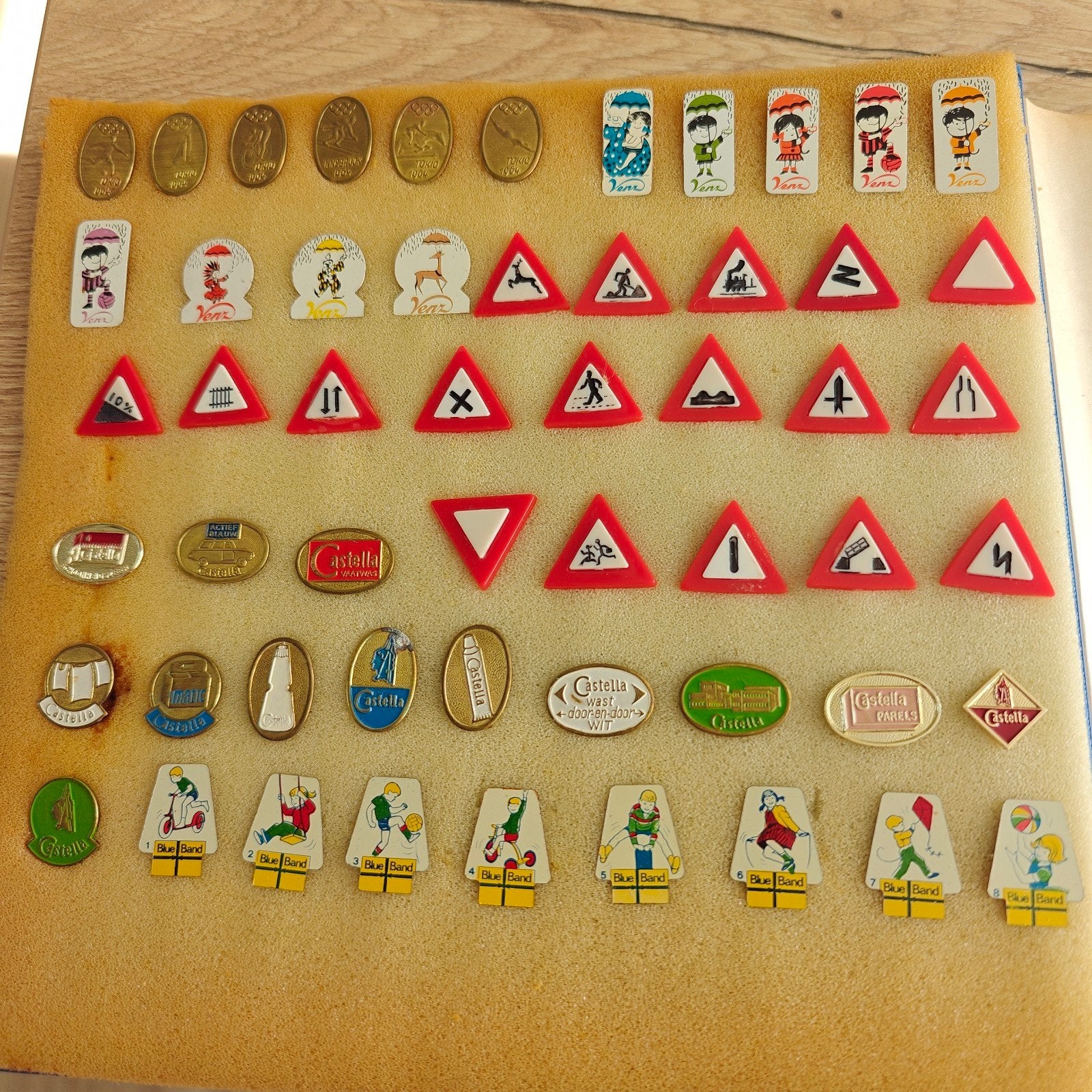 Ruim 100+ vintage reclame en verkeersborden pins, Verzamelen, Ophalen of Verzenden, Gebruikt