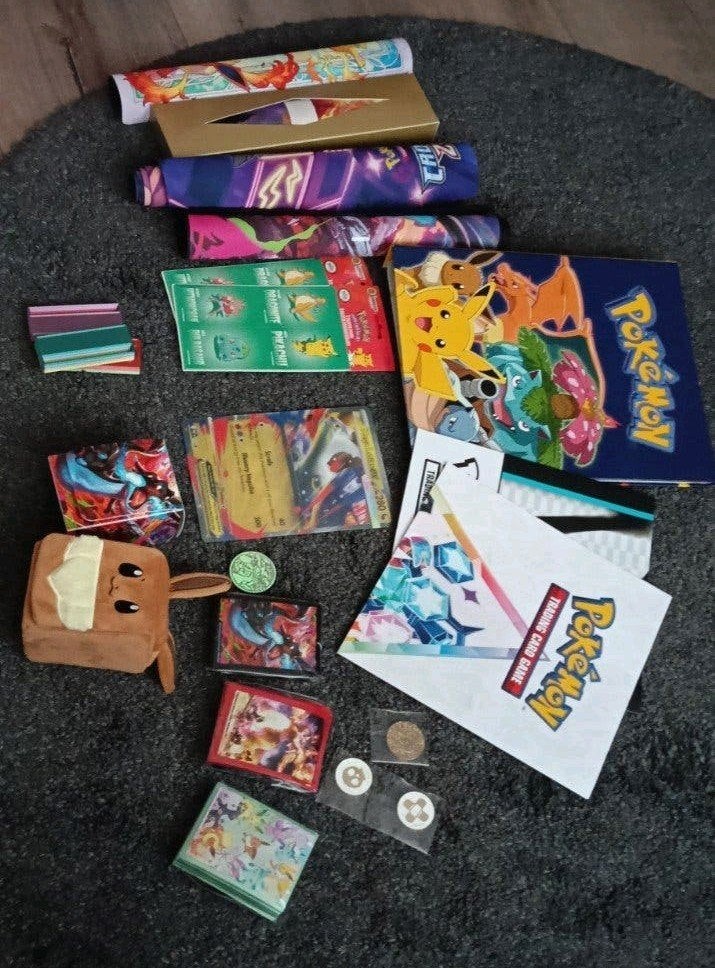 Pokémon bundel (geen kaarten alleen 1 grote), Ophalen of Verzenden, Zo goed als nieuw, Foil