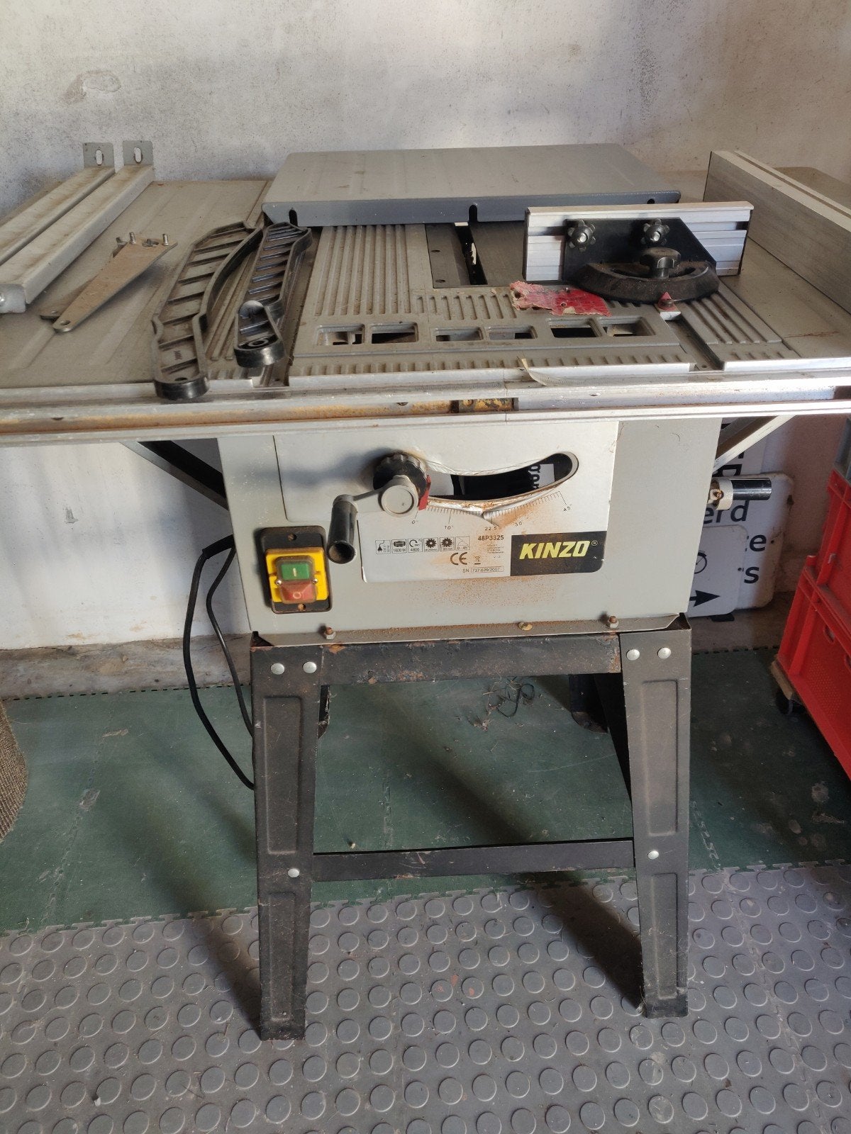 Kinzo Tafelzaag 1600W - Krachtige Cirkelzaag, Doe-het-zelf en Verbouw, Gereedschap | Zaagmachines, Ophalen, Gebruikt, Cirkelzaag