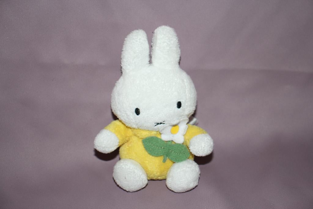 Nijntje met bloem knuffel pluche - 14cm, Ophalen of Verzenden, Gebruikt, Konijn