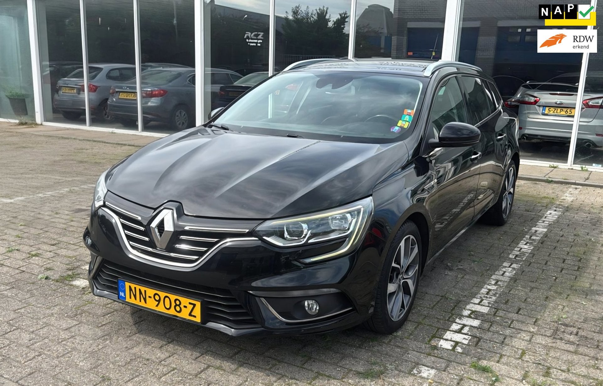 Renault Mégane Estate 1.2 TCe Bose, Dealer onderhouden, Parkeersensor, Gebruikt, 4 cilinders