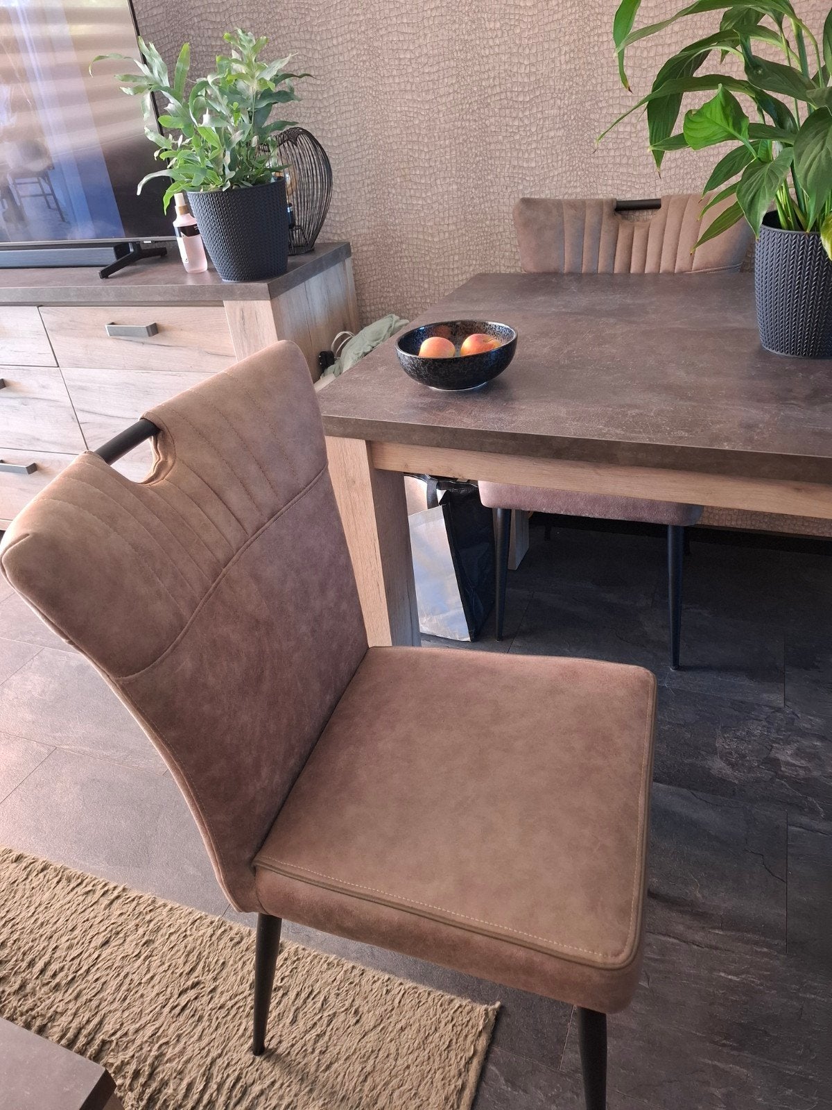 Eettafel met 4 stoelen (2 met armleuning, 2 zonder), Gebruikt, Vier personen, Rechthoekig, 50 tot 100 cm