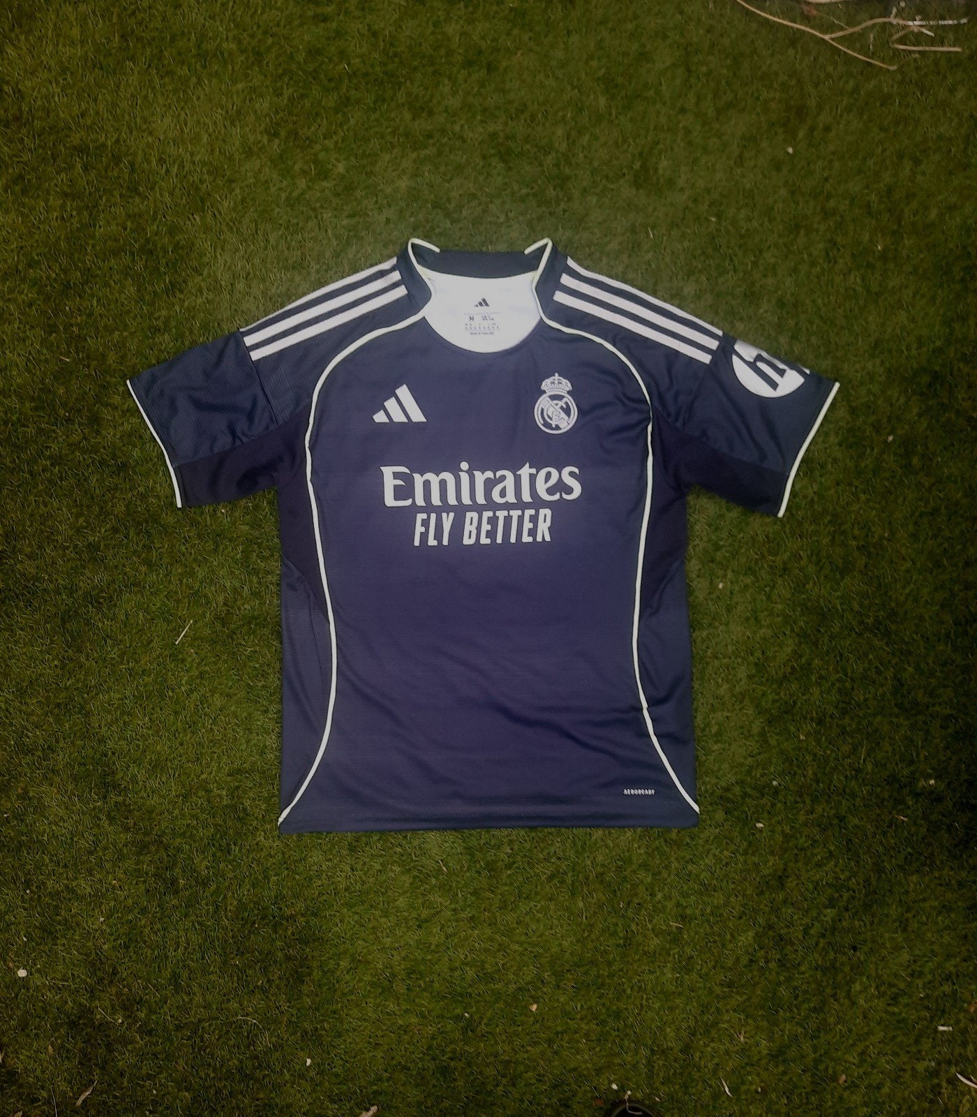 Real Madrid 25/26 voetbalshirtje, Sport en Fitness, Maat M, Ophalen of Verzenden, Nieuw, Shirt