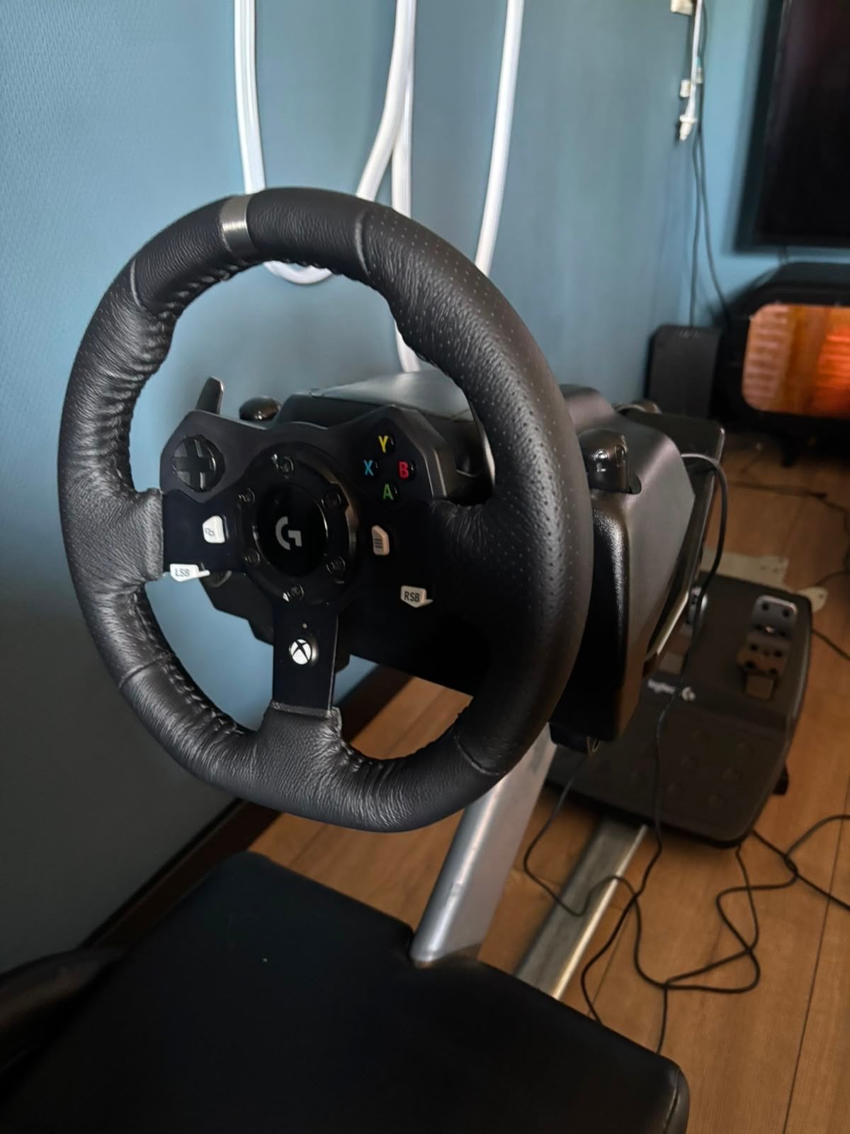 Logitech G20 Race Stuur met Pedalen voor Xbox One/X/S, Ophalen of Verzenden, Zo goed als nieuw, Stuurtje of Sportattribuut, Xbox One