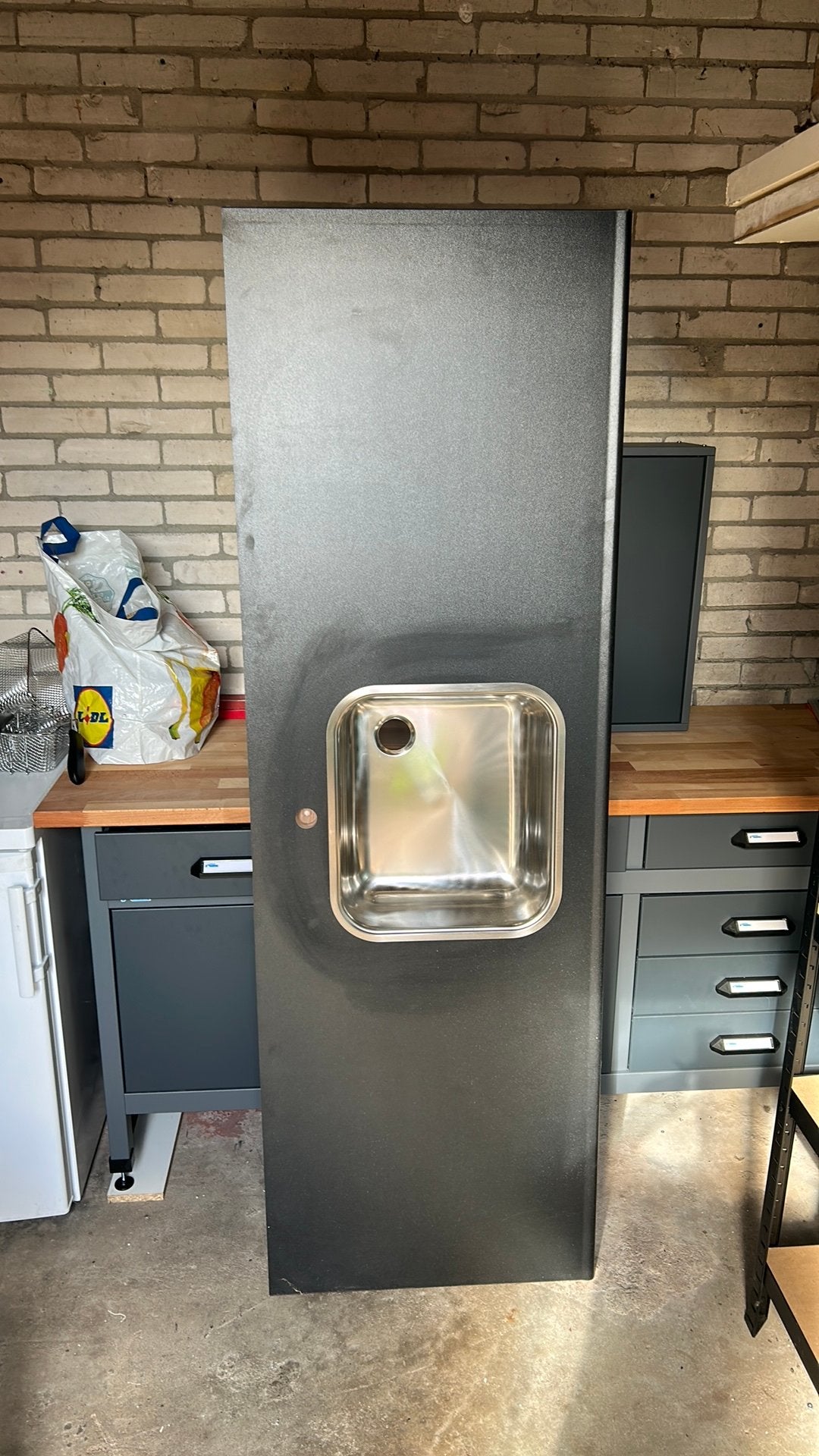 Nieuwe aanrechtblad 1,82 M x 60cm, Huis en Inrichting, Keuken | Keukenelementen, Ophalen, Zwart, Nieuw, 50 tot 100 cm