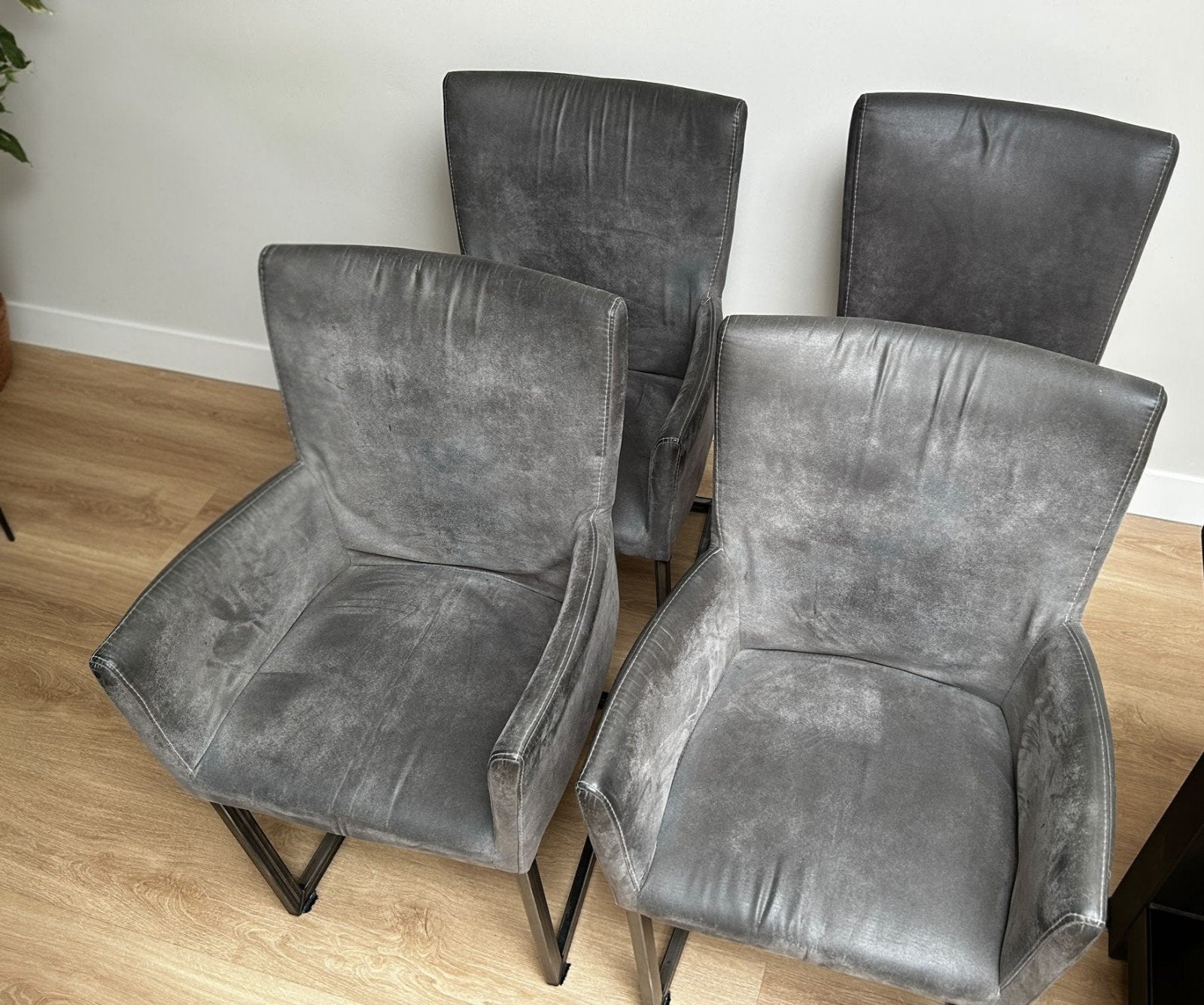 4 eetstoelen, 3 met leuning, 1 zonder - 92x54 cm, Huis en Inrichting, Ophalen, Gebruikt, Minder dan 50 cm, 50 tot 100 cm