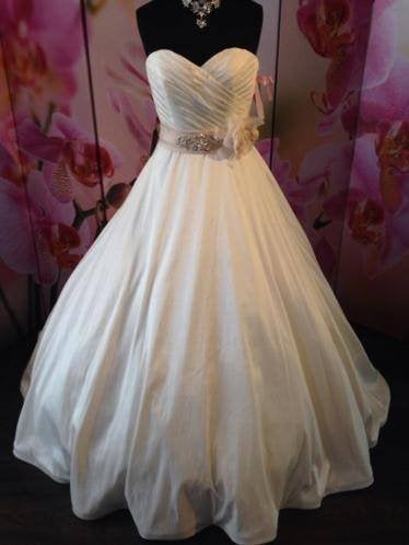 Nieuw maat 40 CORA (Morilee)heeft zakken, Kleding | Dames, Trouwjurk, Overige kleuren, Nieuw, Ophalen of Verzenden