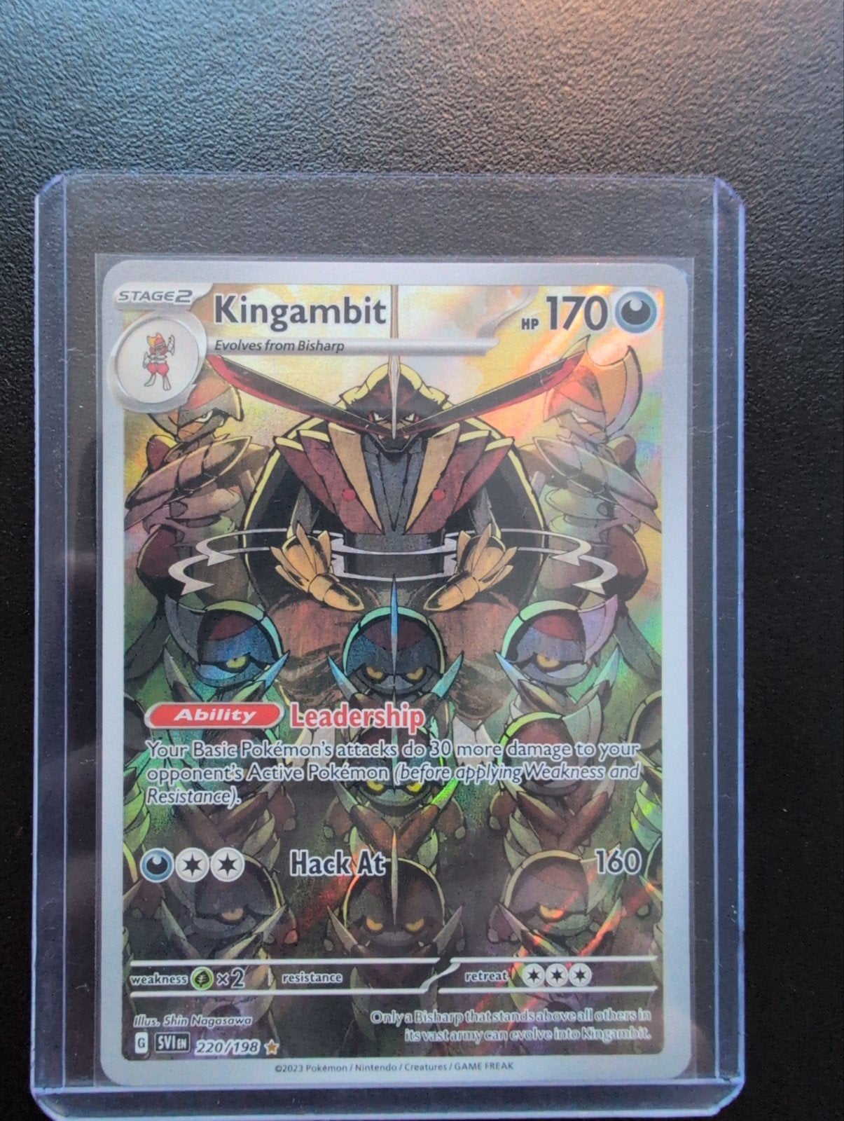 Kingambit 220/198 Pokémon kaart, Ophalen of Verzenden, Zo goed als nieuw, Losse kaart, Foil