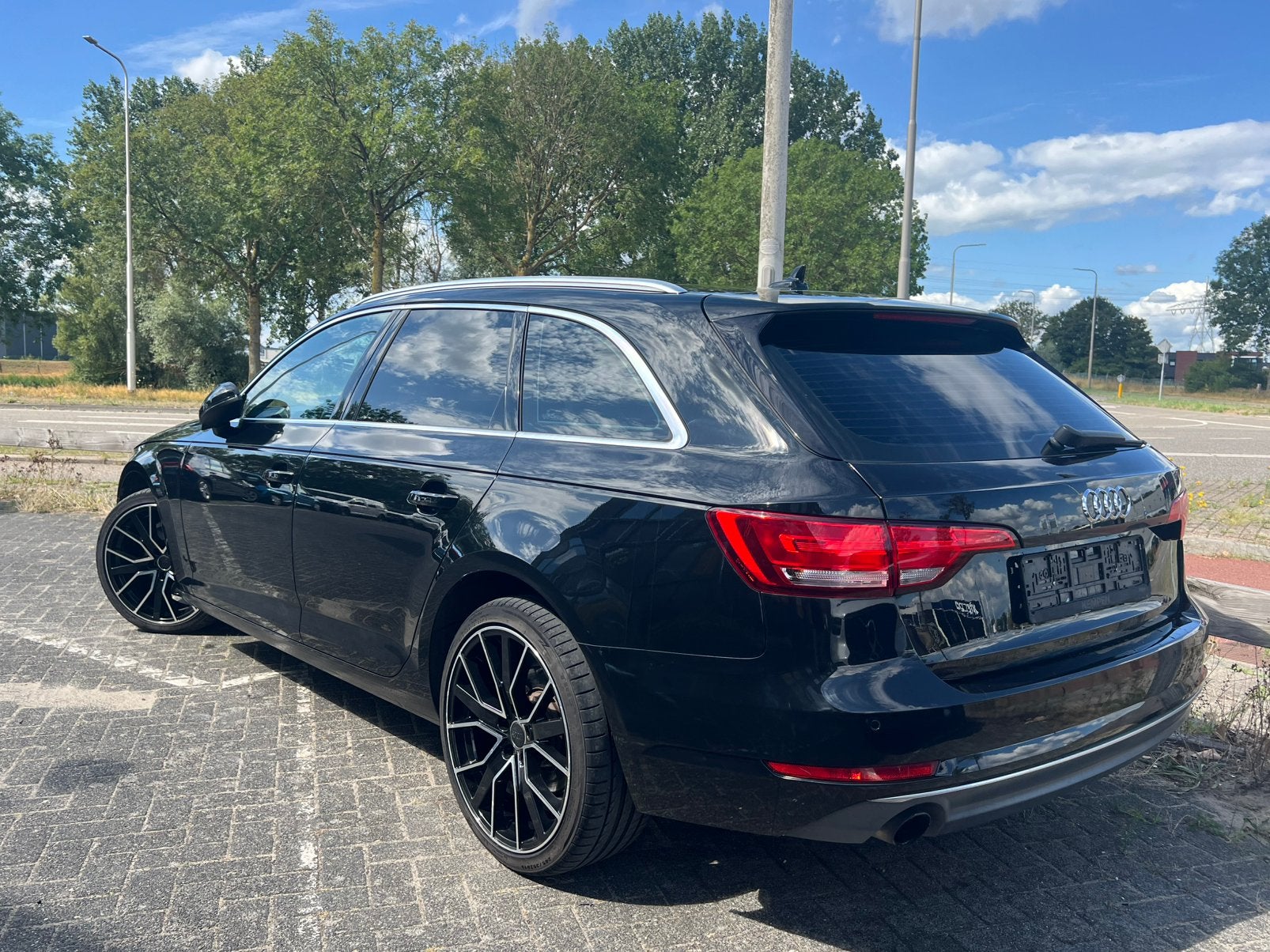 Audi a4 1.4 Tfsi sport / 2018/104.000km APK 31.12.2027, Auto's, Audi, Stof, 4 cilinders, A4, Zwart