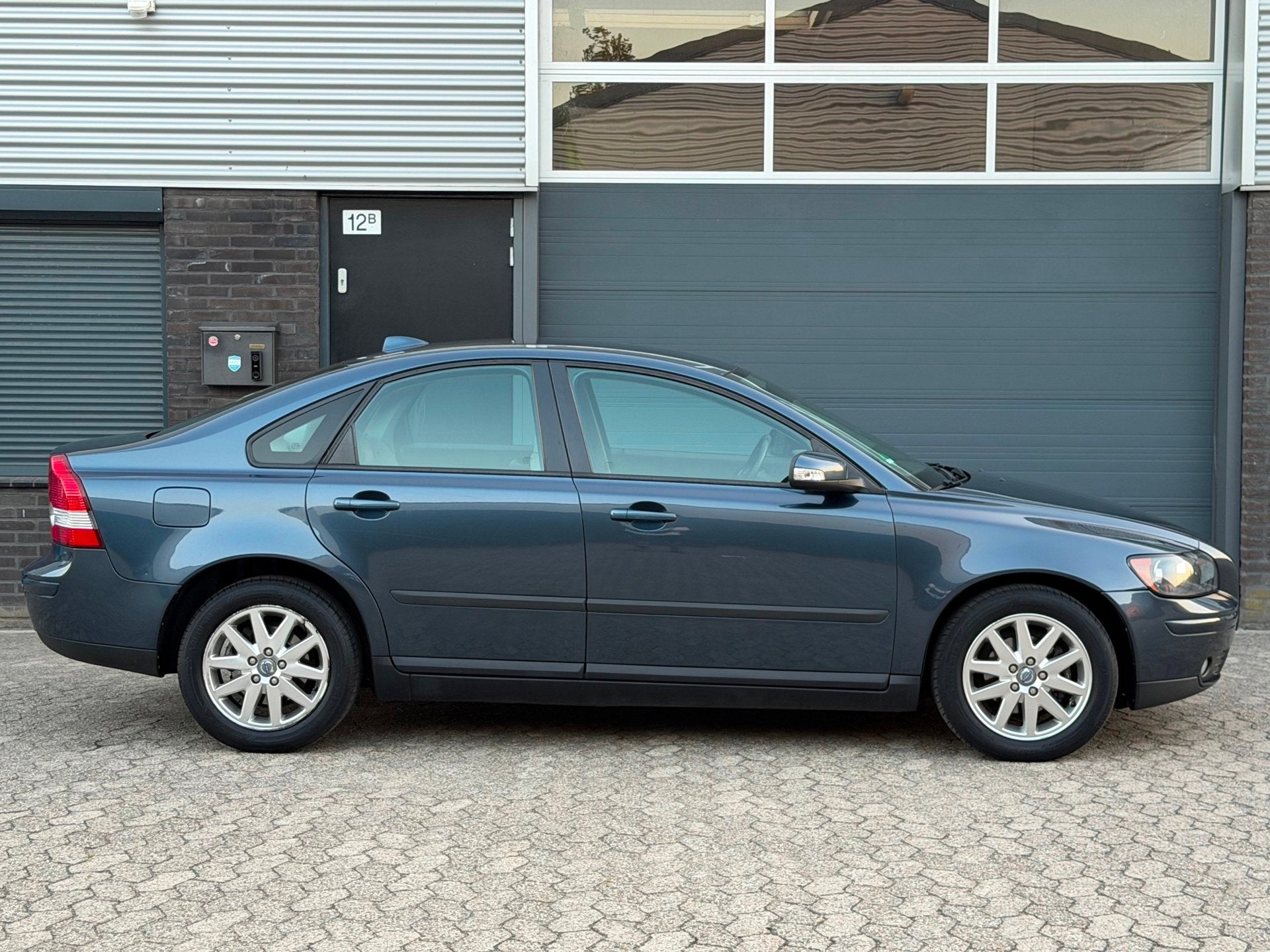 Volvo S40 1.8 Edition I AIRCO/CRUISE/BOEKJES/NIEUW APK, Auto's, Volvo, Voorwielaandrijving, Gebruikt, Beige, 4 cilinders
