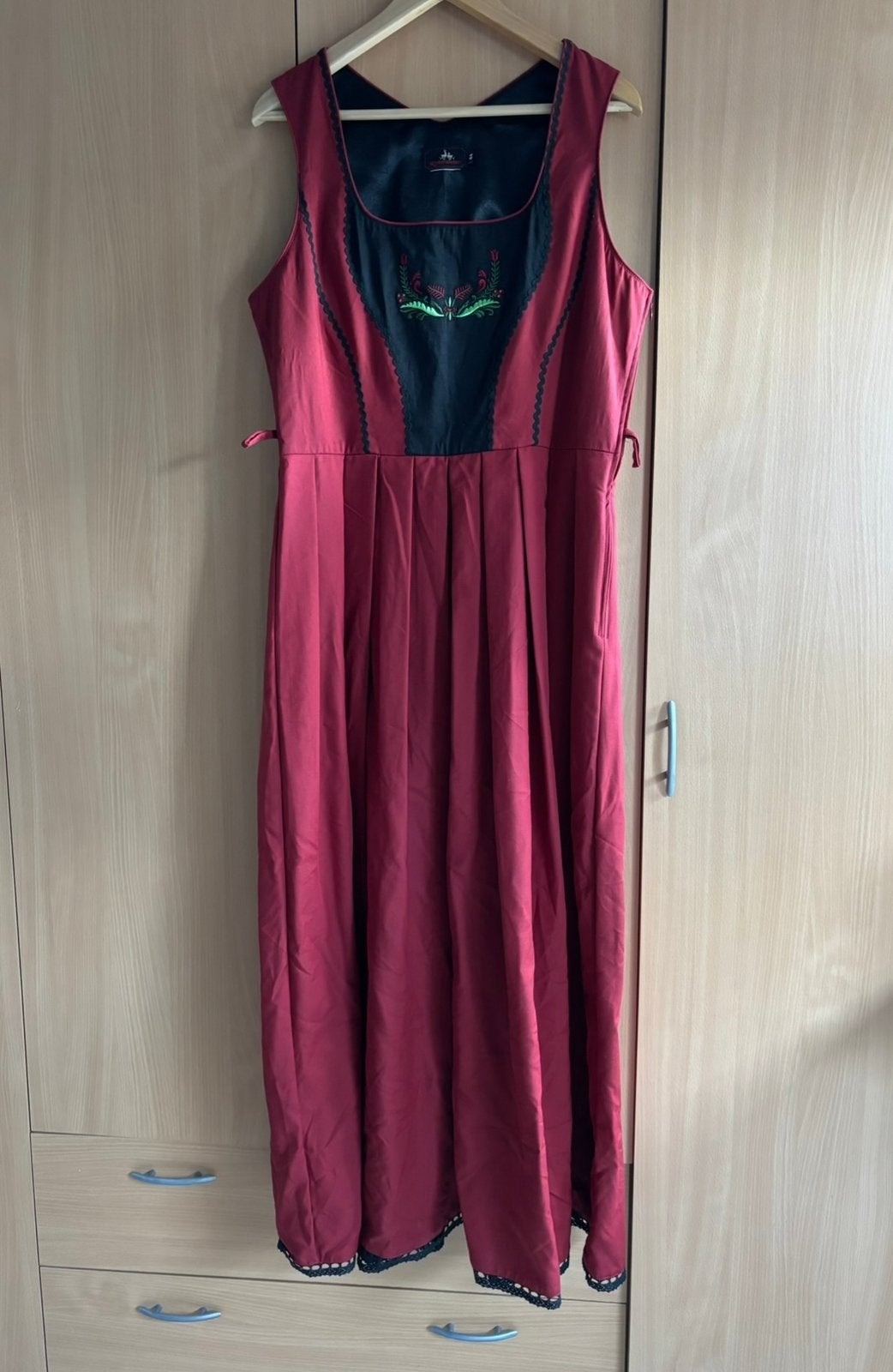 Oktoberfest Tiroler Dirndl jurk maat M, Ophalen of Verzenden, Zo goed als nieuw, Maat 38/40 (M), Overige thema's