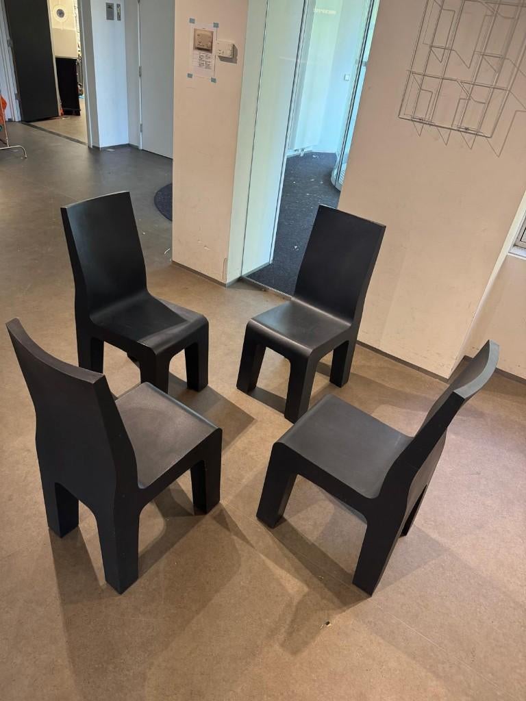 Richard Hutten created this chair for Gispen, Huis en Inrichting, Stoelen, Ophalen, Kunststof, Gebruikt, Zwart