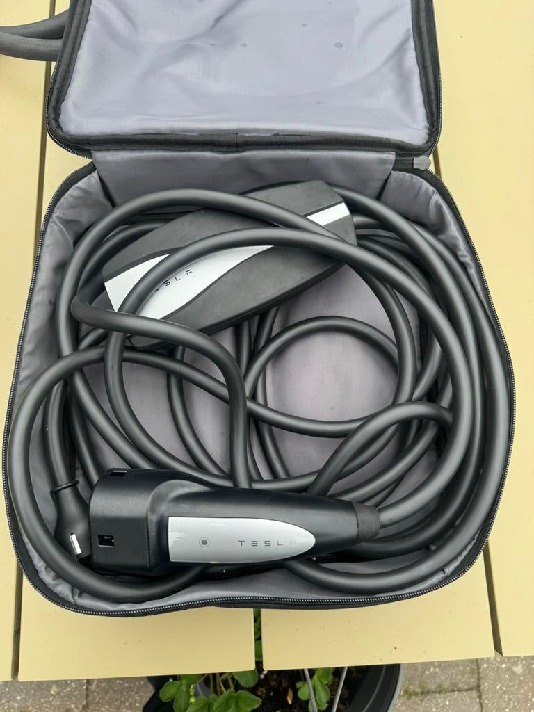Tesla Thuis lader, Ophalen, Zo goed als nieuw, Laadkabel