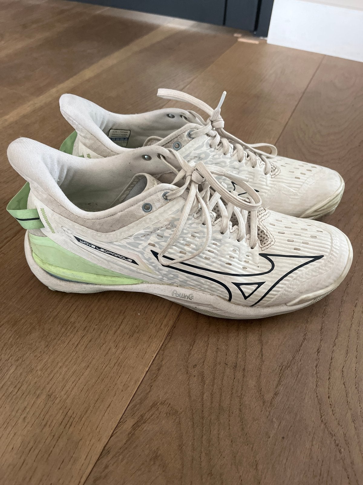 Mizuno korfbal veldschoenen maat 41, Verzenden, Gedragen, Wit, Sportschoenen