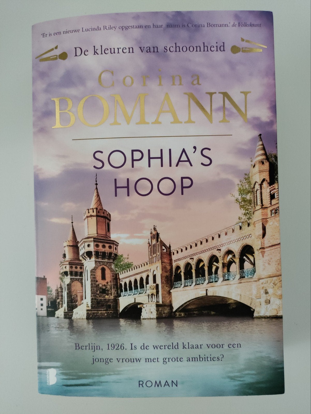 Sophia's Hoop - Corina Bomann (Zo goed als nieuw), Boeken, Ophalen of Verzenden, Zo goed als nieuw