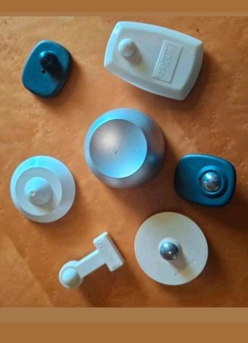 Diverse anti-diefstal tags voor kleding inclusief pins, Ophalen of Verzenden, Zo goed als nieuw