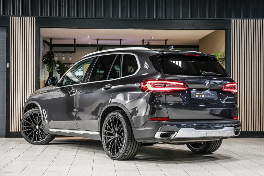 BMW X5 xDrive40i High Executive|Achterasbesturing|ACC|Pano, Gebruikt, Met garantie (alle), 340 pk, Bedrijf