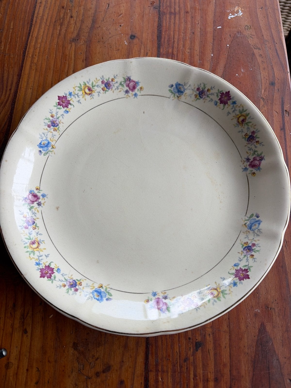 Antiek Plazuid Gouda bord met bloemmotief, Antiek en Kunst, Ophalen of Verzenden