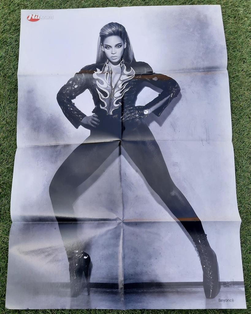 Grote Poster Hitkrant 2009 Beyonce / McFly, Ophalen of Verzenden, Gebruikt, A1 t/m A3, Muziek