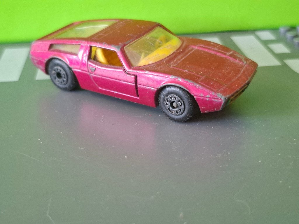 Matchbox 32 - Maserati Bora [paars] 1/60 2, Ophalen of Verzenden, Gebruikt, Auto
