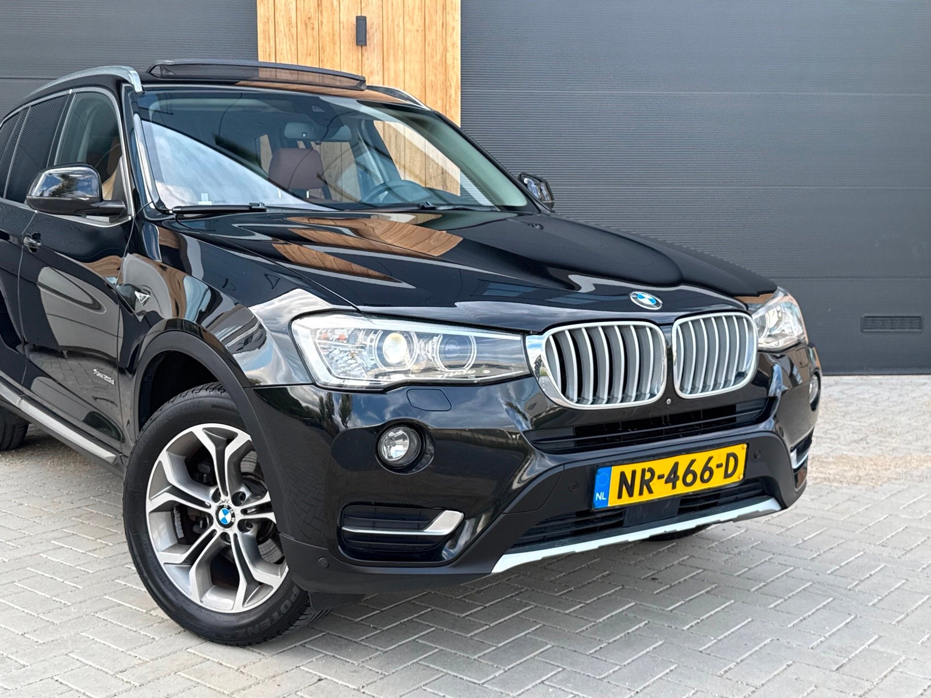 Foto 2 van BMW X3 XDrive20d High Executive (bj 2017) HuD/Pano/Leer/Xeno