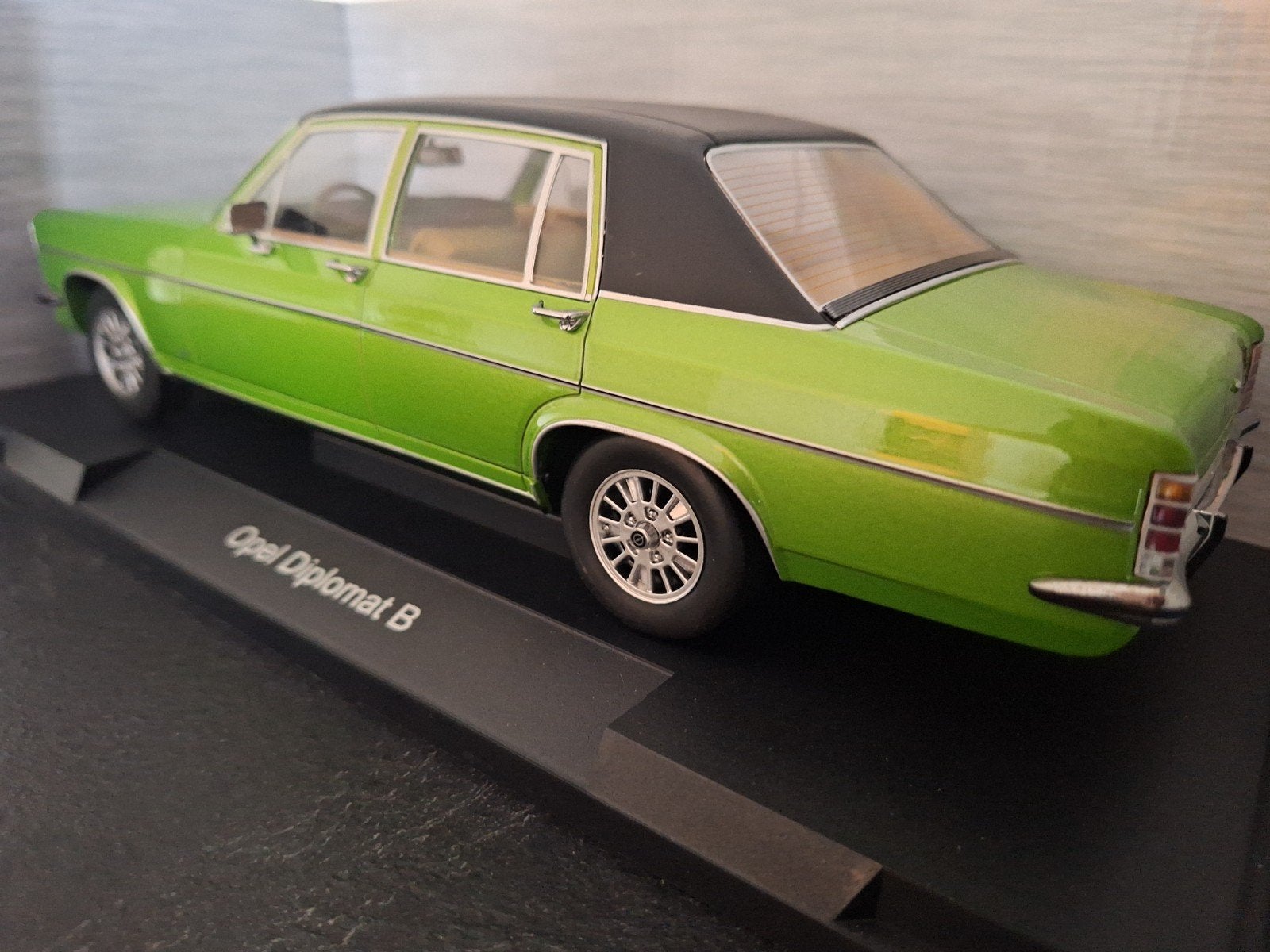 Opel Diplomaat B 1972 Schaal 1:18, Overige merken, MCG, Nieuw, Ophalen of Verzenden