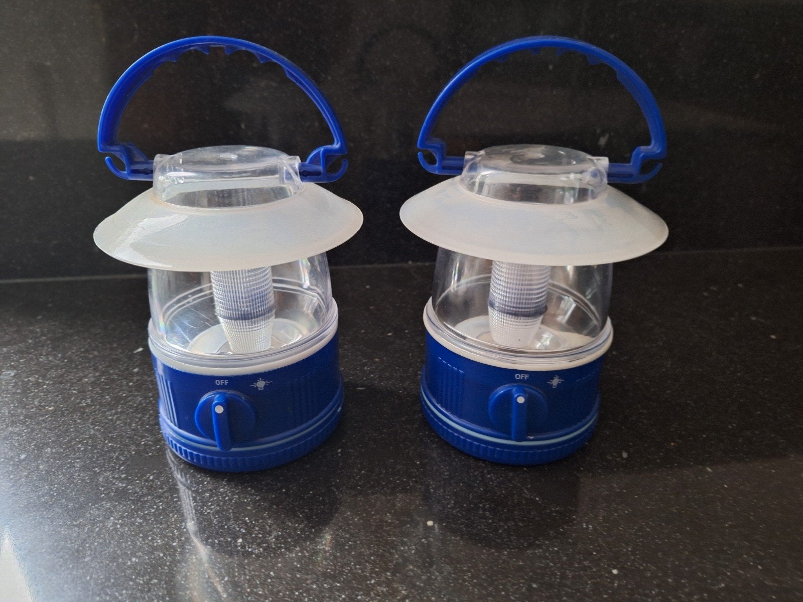 2 lampjes voor op tuintafel of camping, Ophalen of Verzenden, Kunststof, Netvoeding, Minder dan 50 watt