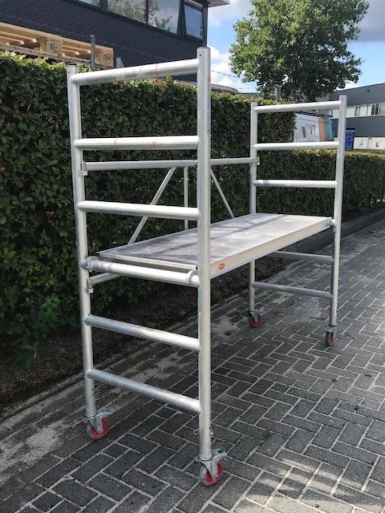 Altrex kamersteiger te huur, Doe-het-zelf en Verbouw, Steigers, Ophalen, Gebruikt, Rolsteiger of Kamersteiger, 2 tot 5 meter