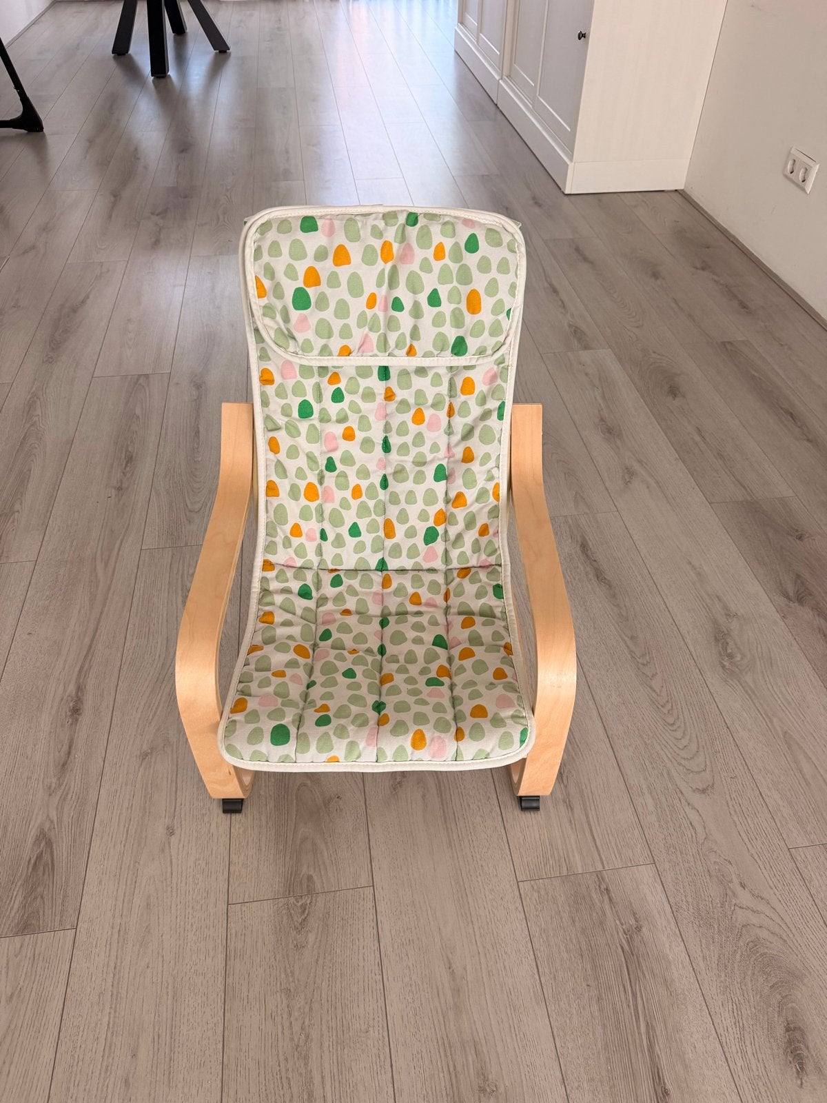 Comfortabele baby wipstoel met vrolijk patroon, Ophalen of Verzenden, Gebruikt