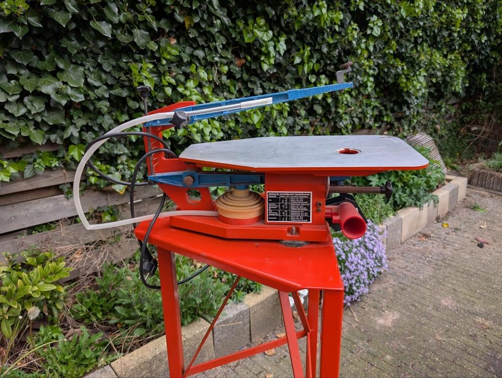 Hegner Multicut-1 figuurzaagmachine, inclusief onderstel, Ophalen, Gebruikt, Figuurzaag, Hegner