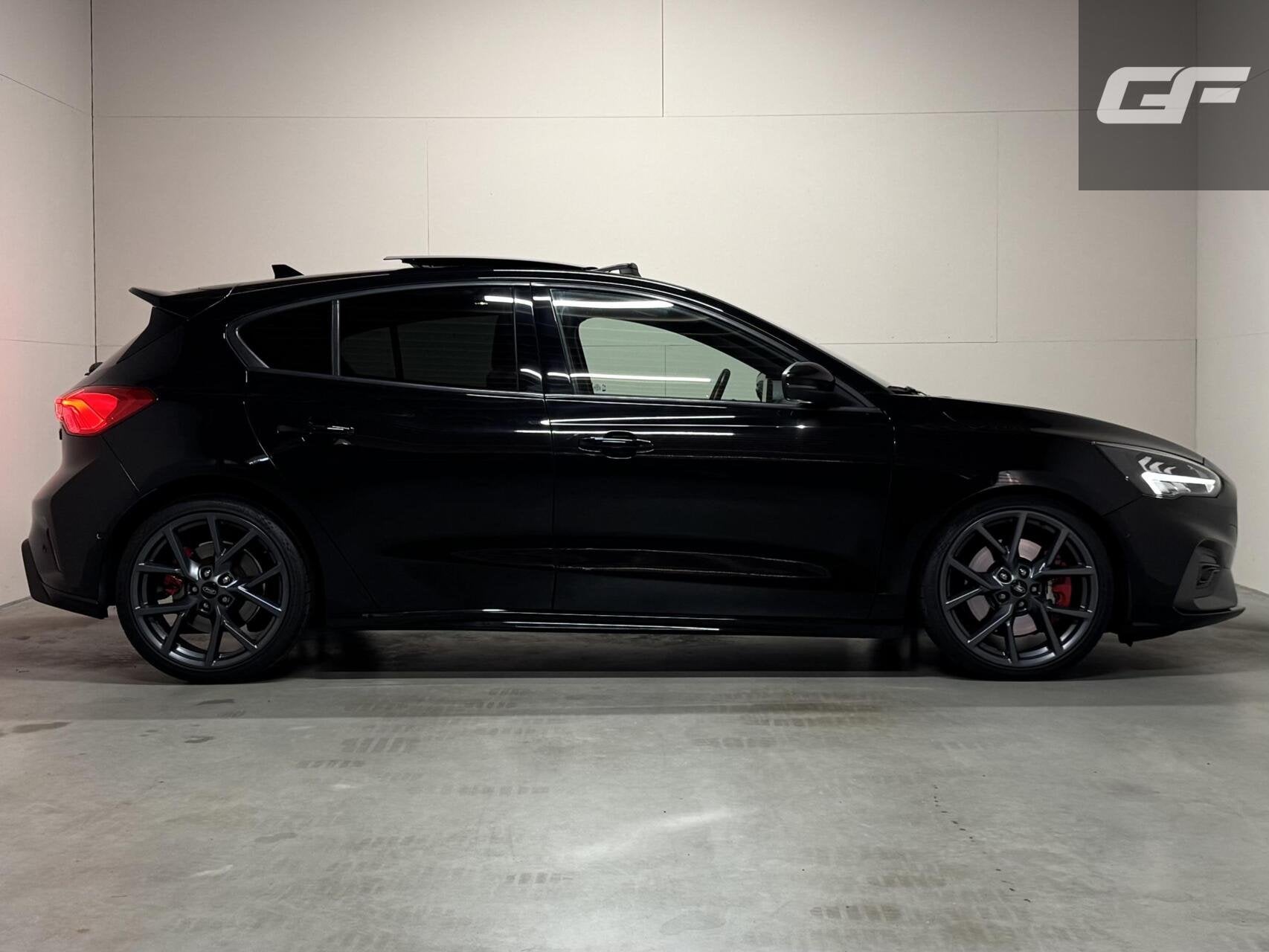 Ford Focus 2.3 EcoBoost ST-3 Pano Camera Recaro Navi Stoelv, Auto's, Gebruikt, 4 cilinders, Met garantie (alle), Automatische klimaatregeling