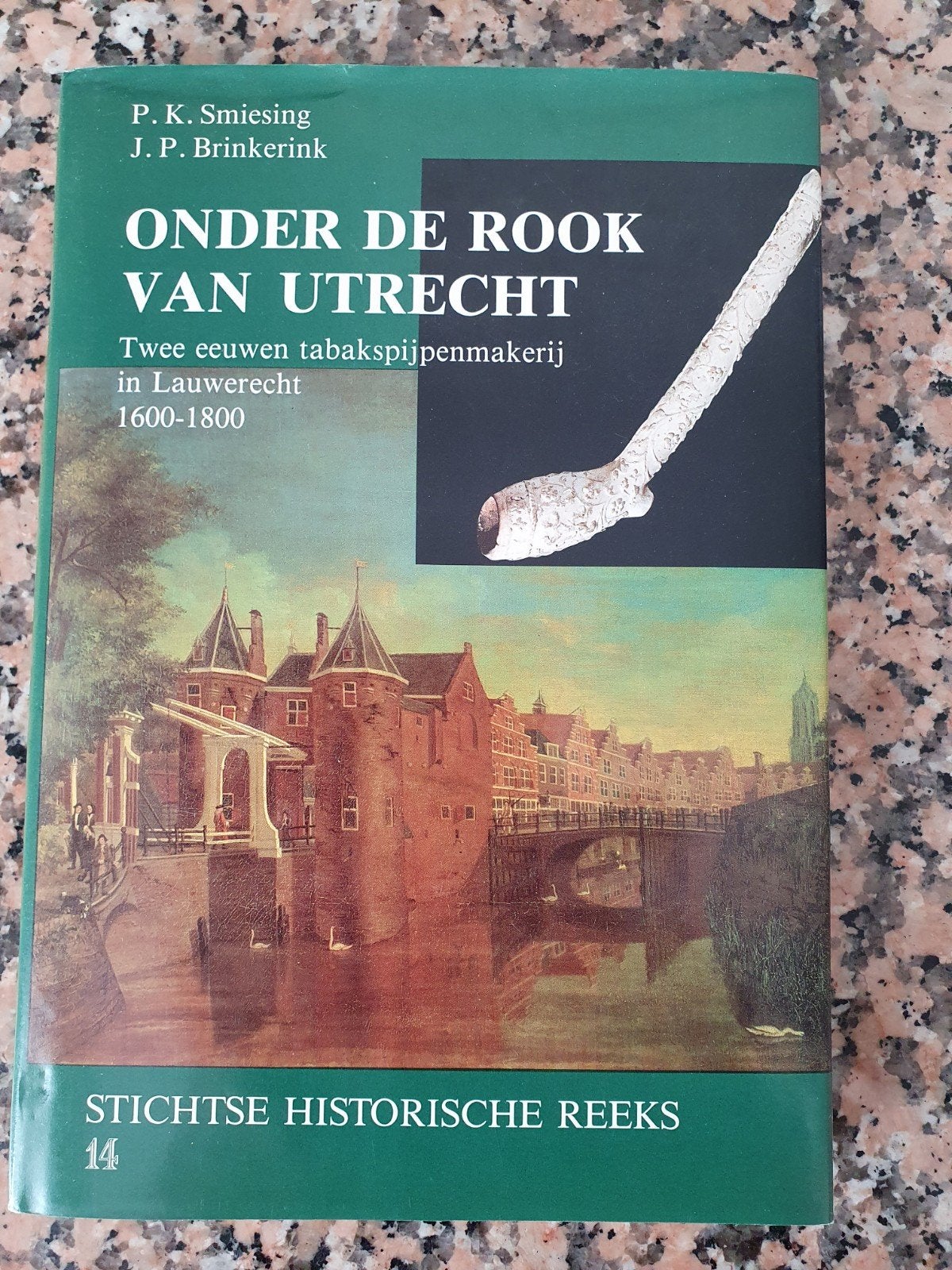 Onder de Rook van Utrecht - Tabakspijpenmakerij 1600-1800, Ophalen of Verzenden, 17e en 18e eeuw, Zo goed als nieuw, P.K. Smiesing, J.P. Brinkerink