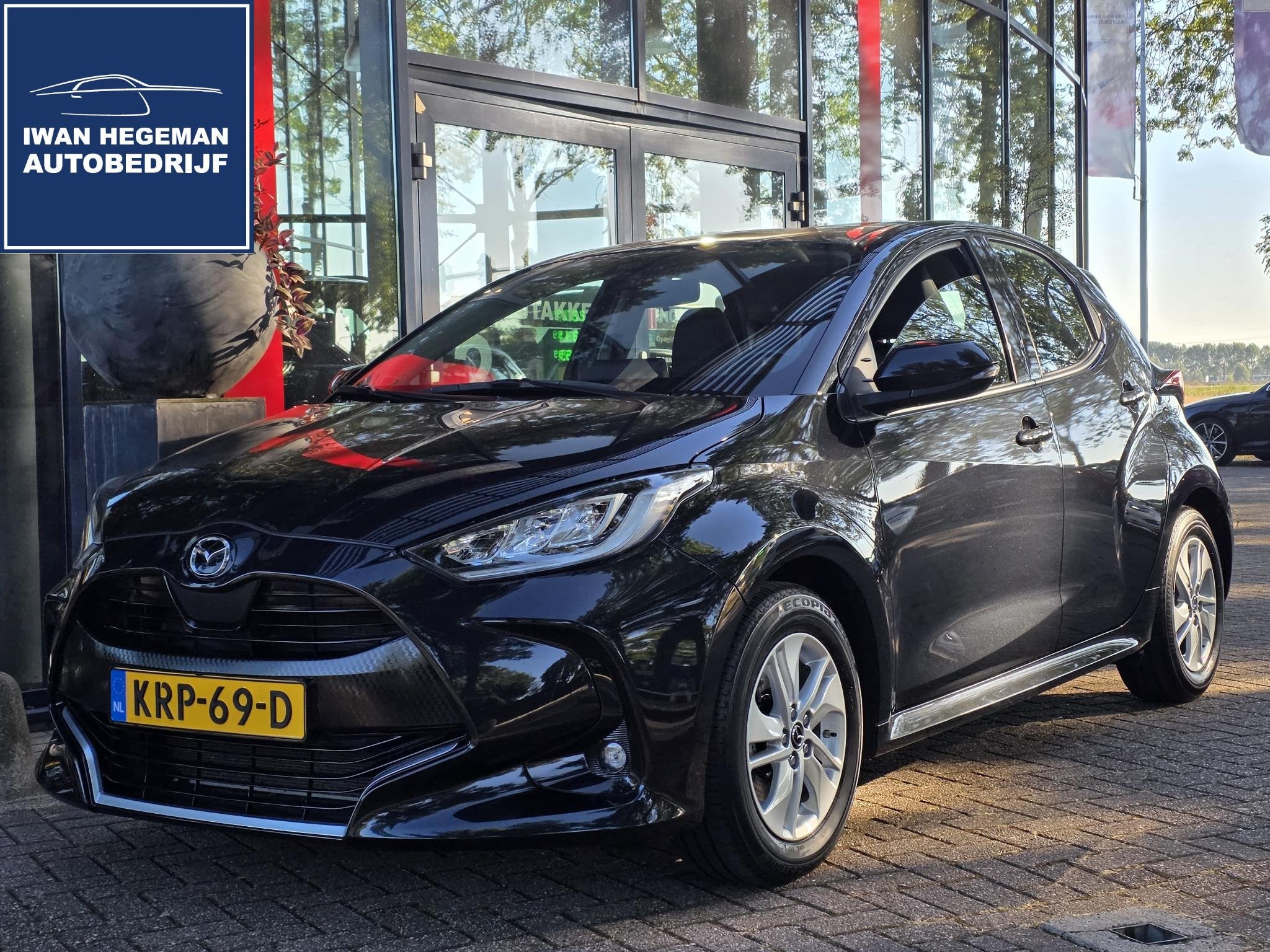 Mazda 2 Hybrid - Toyota Yaris 1.5 | Navigatie via Apple Carp, 12 maanden, Gebruikt, Euro 6, 4 kWh