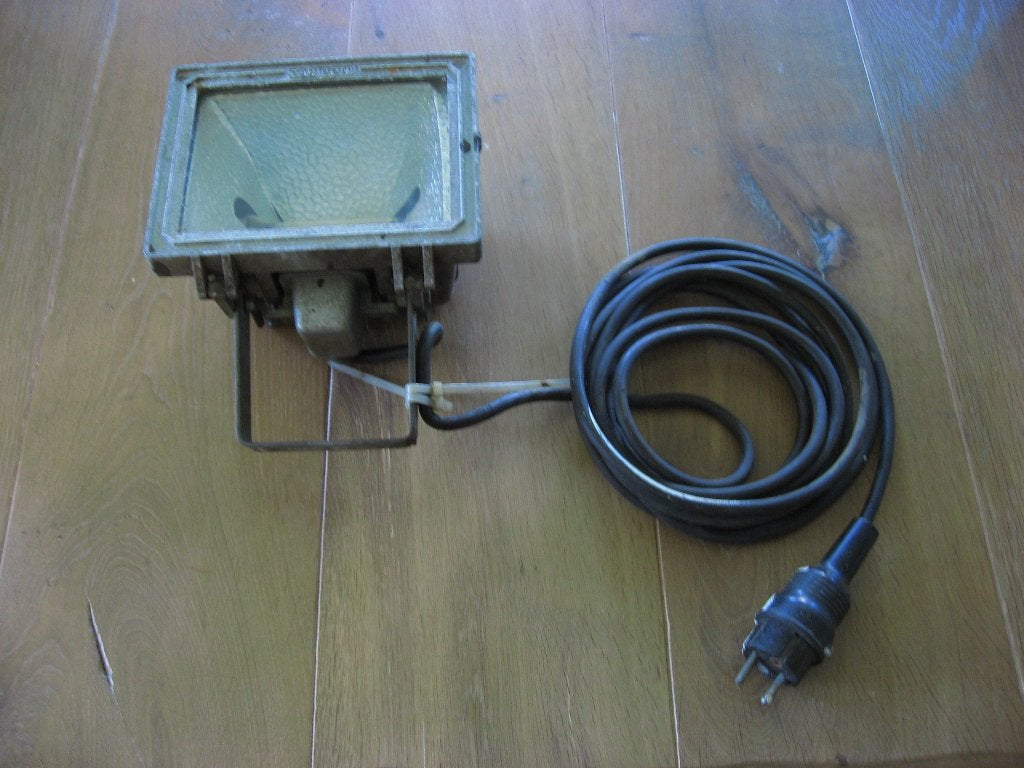 Klein formaat bouw lamp (Halogeen lamp). Met 4 meter snoer., Ophalen of Verzenden, Gebruikt, Lamp met armatuur