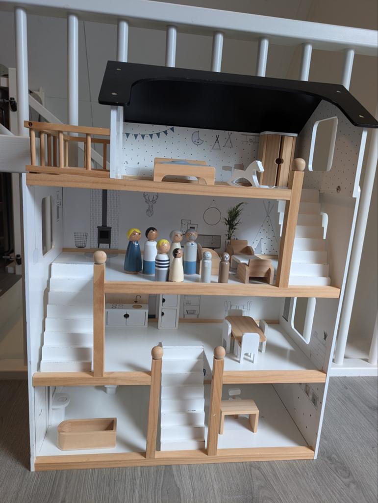 Petit Amelie Poppenhuis met Meubels en Poppetjes, Ophalen