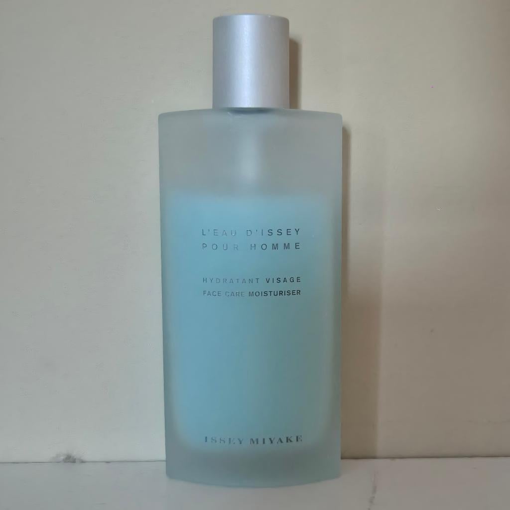 L'eau D'issey face care moisturiser 75ml, Ophalen of Verzenden, Gebruikt, Gehele gezicht, Verzorging