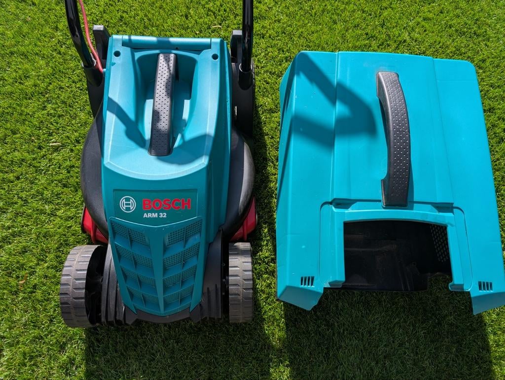 Bosch ARM 32 grasmaaier – zo goed als nieuw, weinig gebruikt, Ophalen, Cirkelmaaier, Elektrische grasmaaier, Minder dan 30 cm