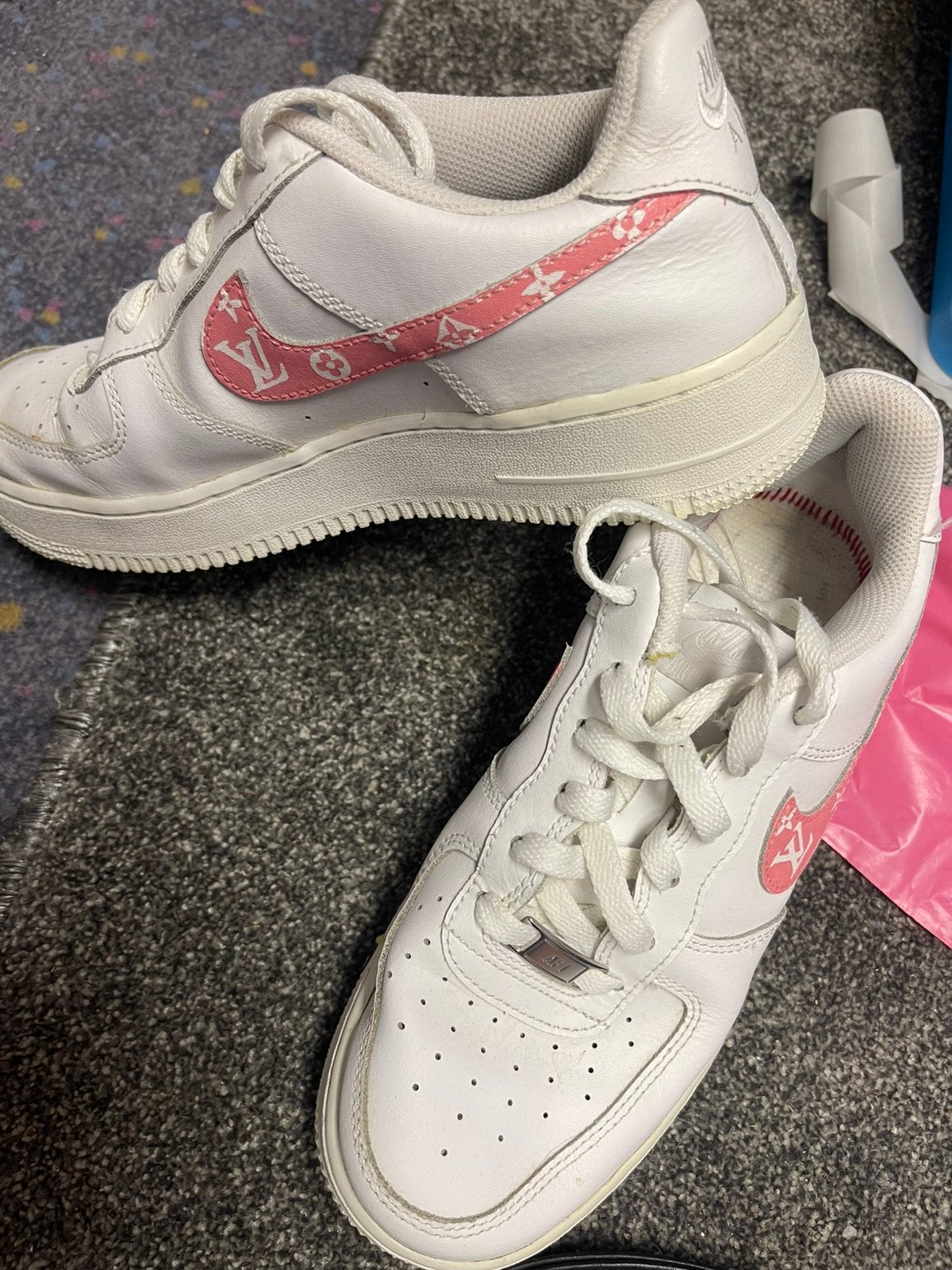 Lv nike air, Ophalen of Verzenden, Zo goed als nieuw, Overige typen, Overige merken