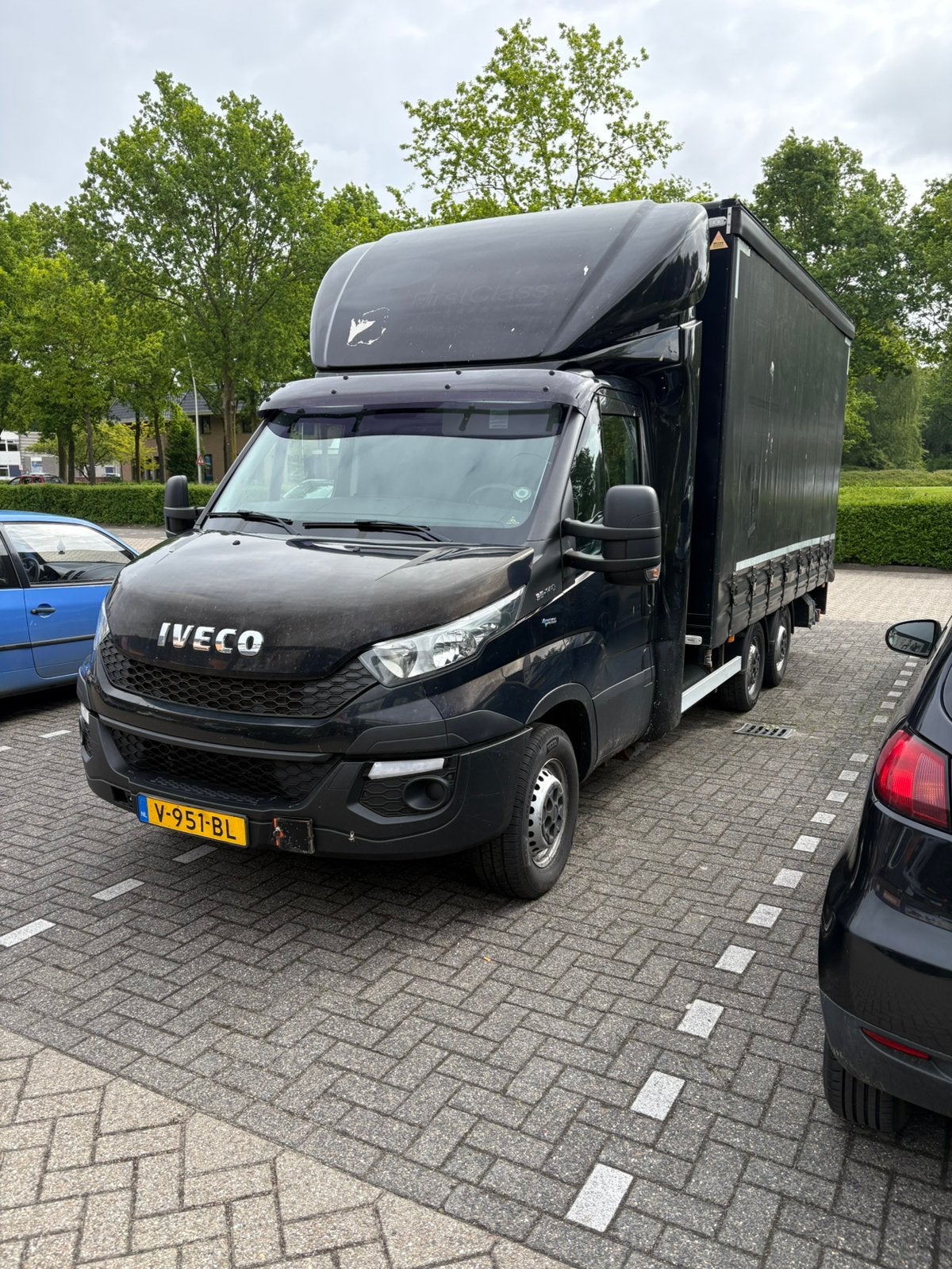 Iveco Daily  S4 35-140 B/C1 rijbewijs CNG gas, Auto's, Euro 6, 2100 kg, Origineel Nederlands, Handgeschakeld