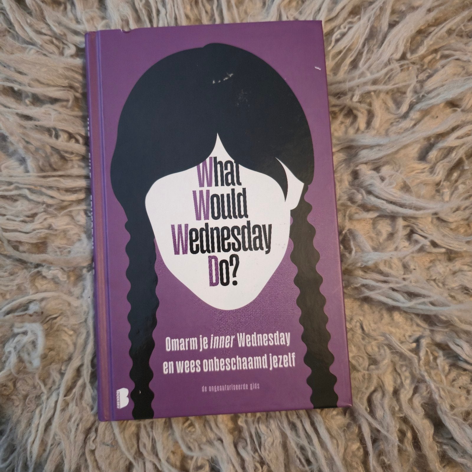 What Would Wednesday Do? - Boek over Wednesday Addams, Ophalen of Verzenden, Gelezen, THOMPSON