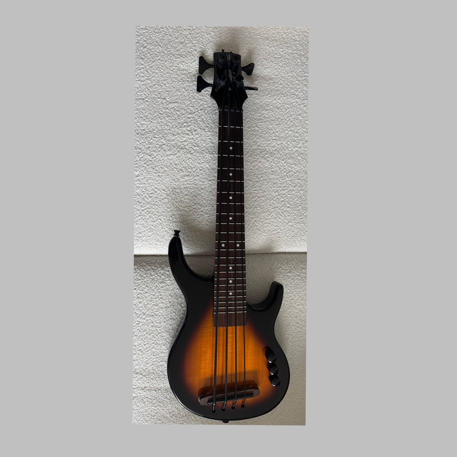 Kala Solid Body U-Bass Sunburst incl. hoes/bag, Muziek en Instrumenten, Ophalen of Verzenden